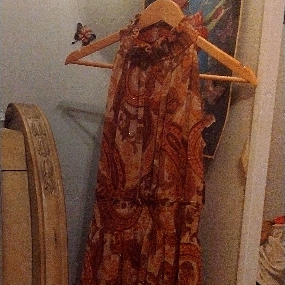 Taylor Lordess size small.